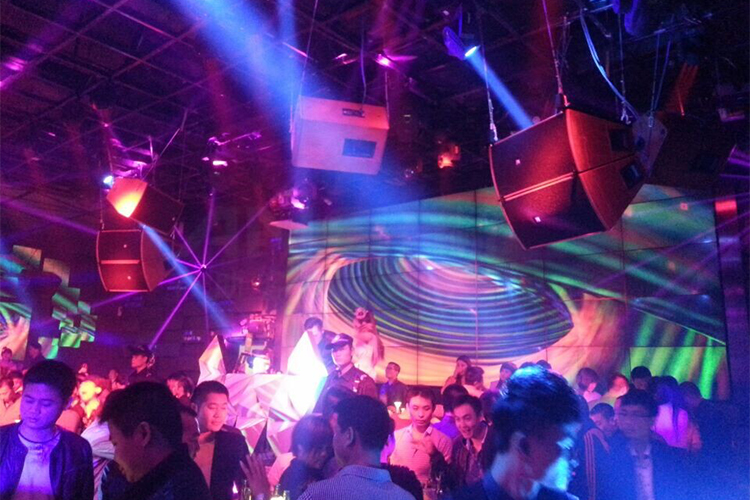 酒吧舞臺(tái)燈光